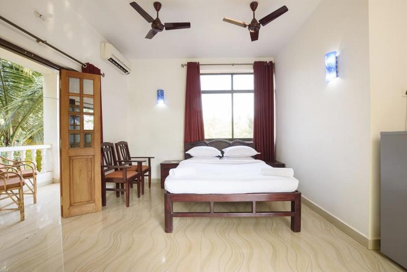 Oyo 13311 The White Feather Hotel Mandrem Esterno foto