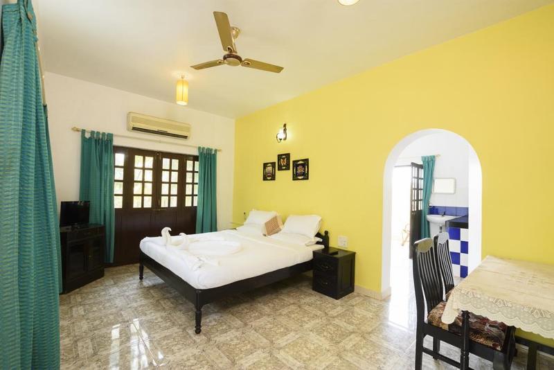 Oyo 13311 The White Feather Hotel Mandrem Esterno foto